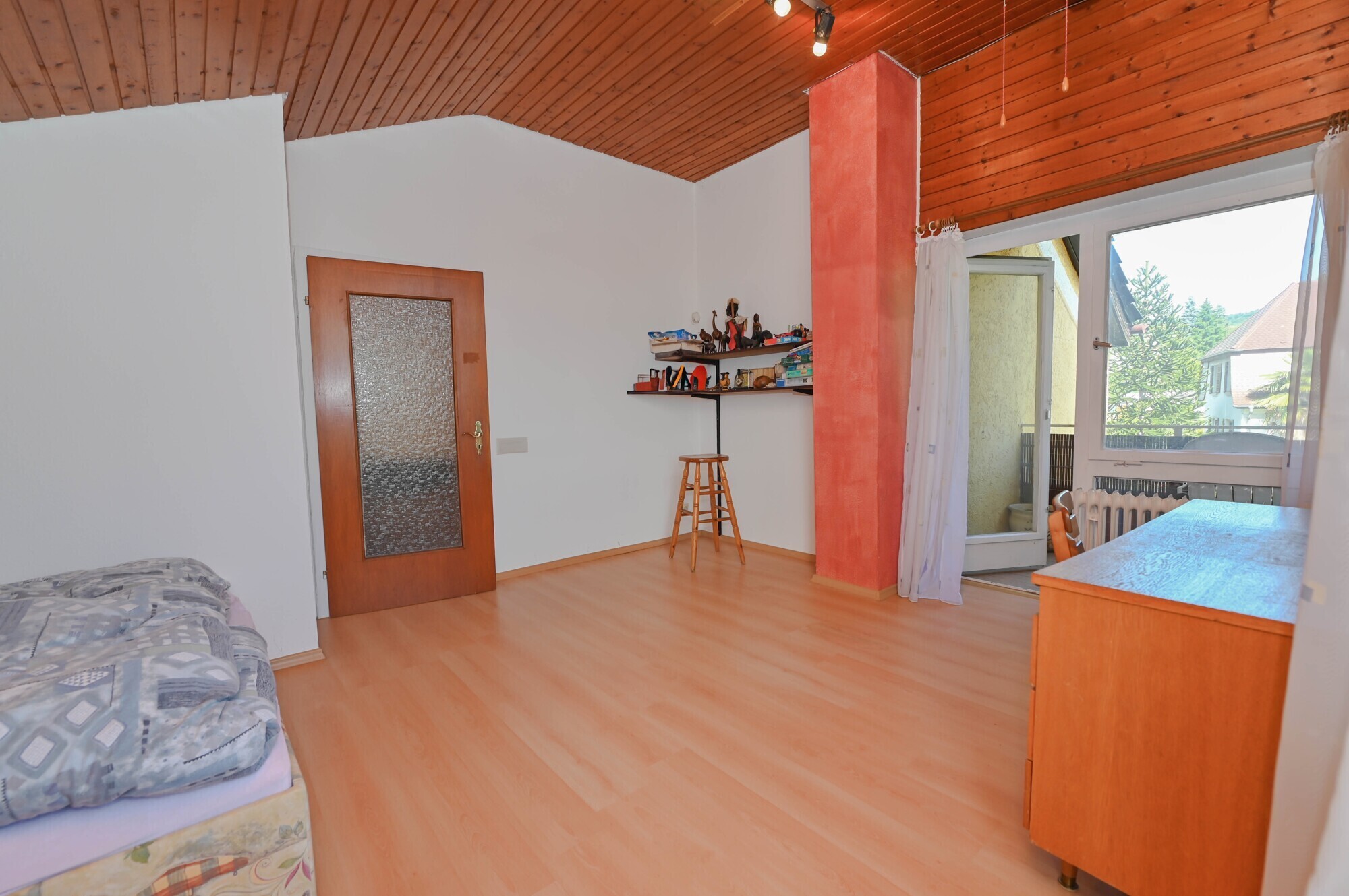 Kinderzimmer 2 mit Balkon