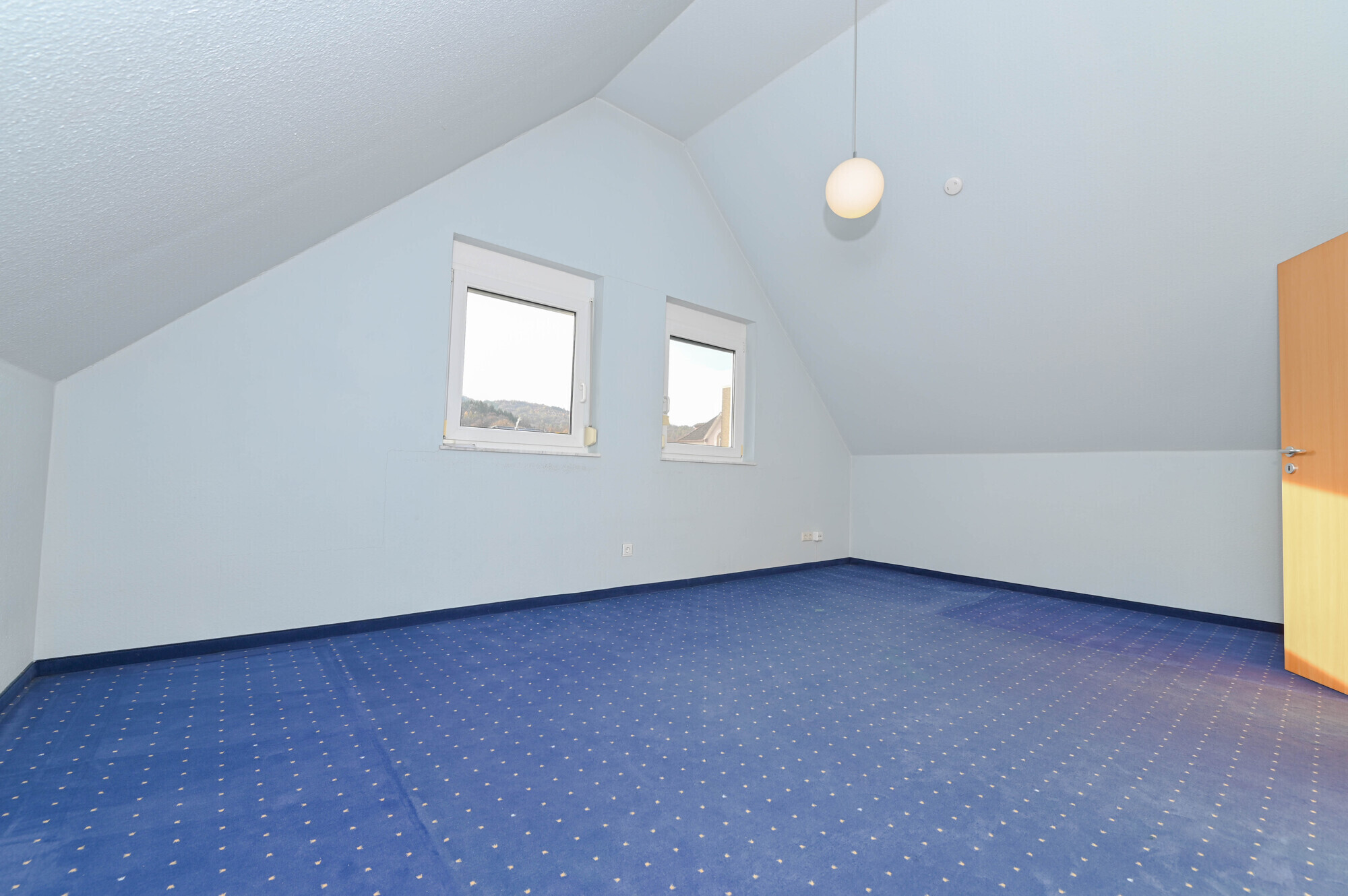 Dachgesch. Schlafen/ Büro