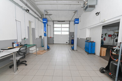Halle/ Werkstatt